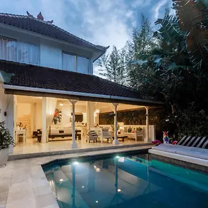 esha-villa-drupadi-ii.ubudhotelsnow.com/
