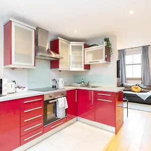 central-location-2-bedroom-2-bathroom-fast-wifi.dublin-hotelsweb.com/