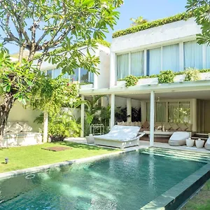 eden-the-residence-at-the-sea.hotelsseminyak.net/